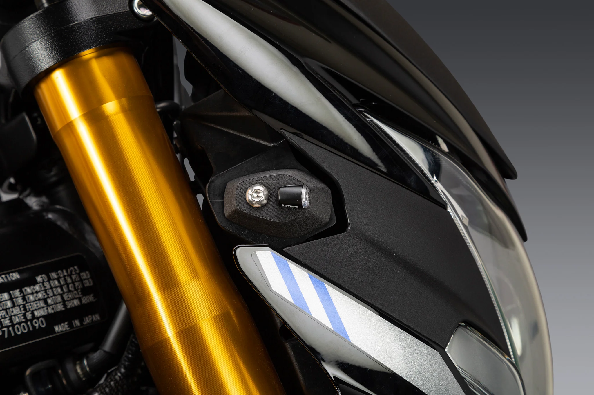 GSX-S750 18-23 FRONT MICRO TURN SIGNAL KIT - Image 4