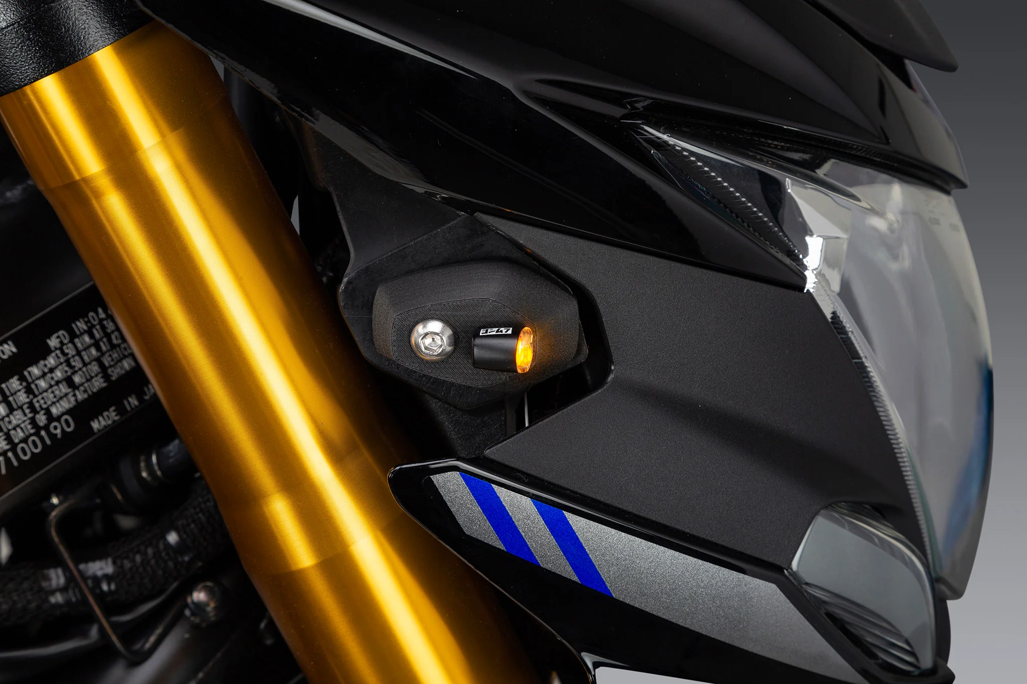 GSX-S750 18-23 FRONT MICRO TURN SIGNAL KIT - Image 8