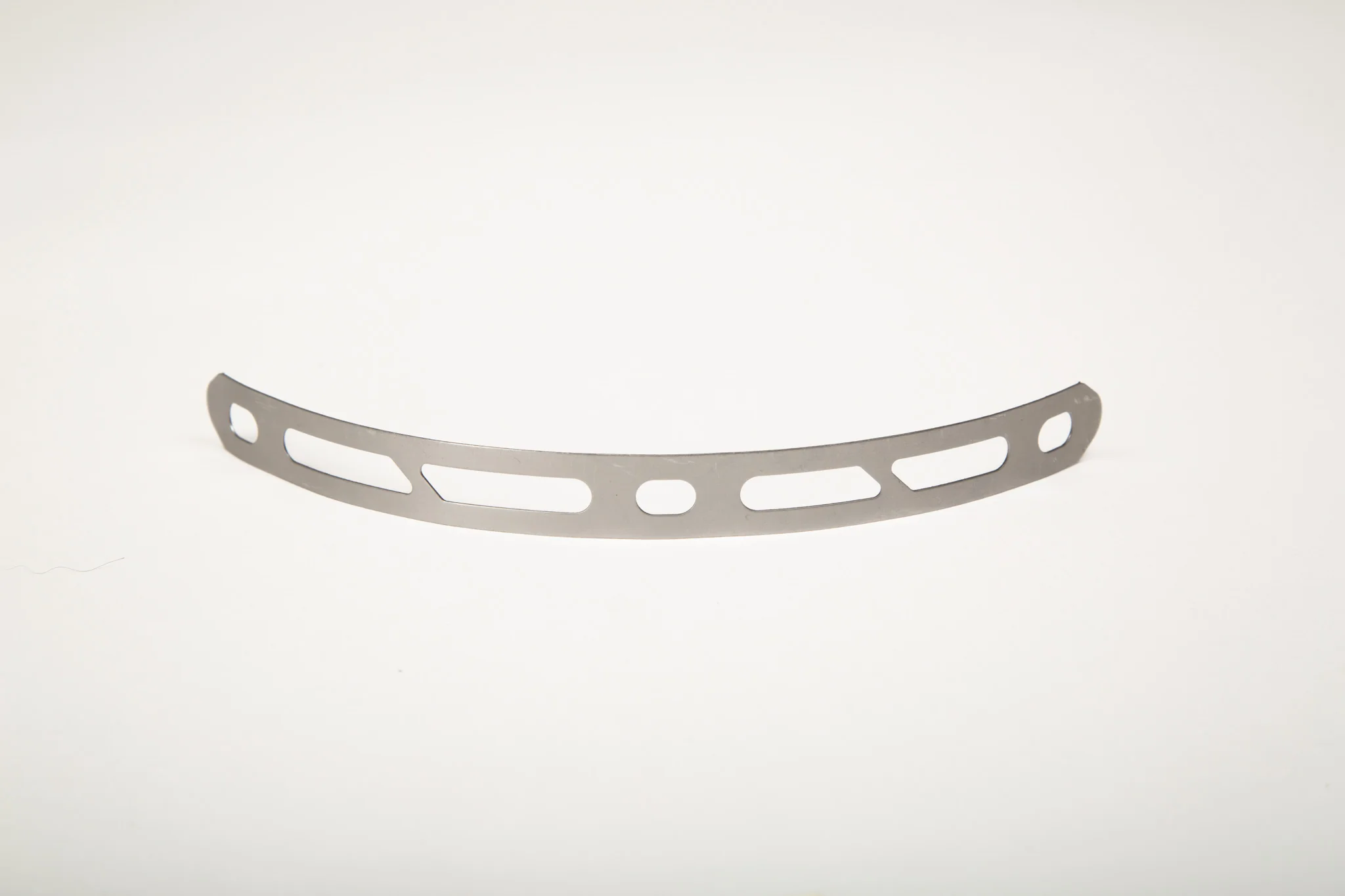 R77 3 Hole Rivet Band